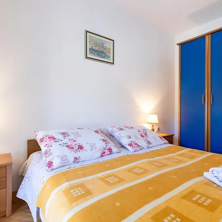 Apartment Zarace - 2047b