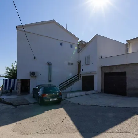 Zarace - 2047b Apartment Gdinj